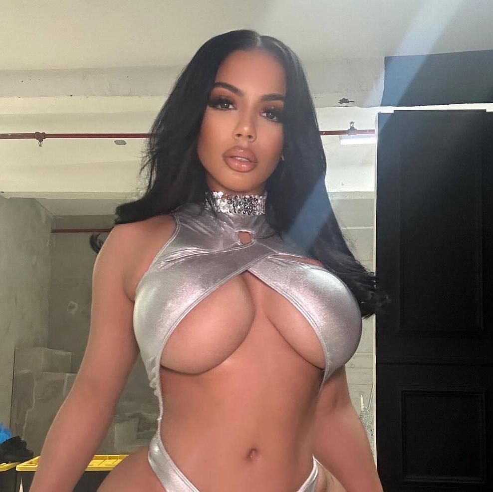 
                        Hannah
                     is Female Escorts. | Quebec City | Quebec | Canada | canadatopescorts.com 