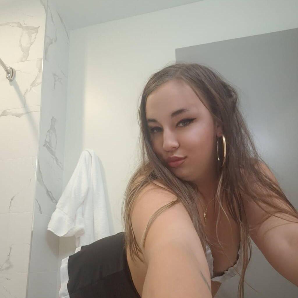 
                        Lindsey
                     is Female Escorts. | Toronto | Ontario | Canada | canadatopescorts.com 