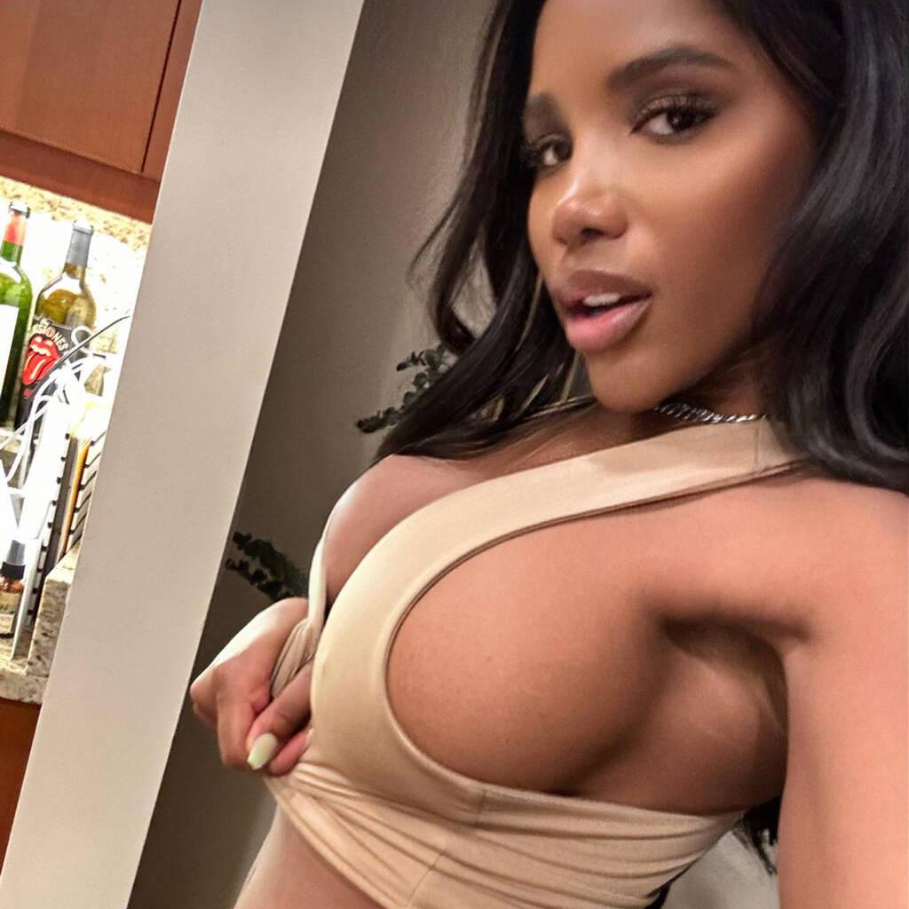 
                        Catalina
                     is Female Escorts. | Sudbury | Ontario | Canada | canadatopescorts.com 