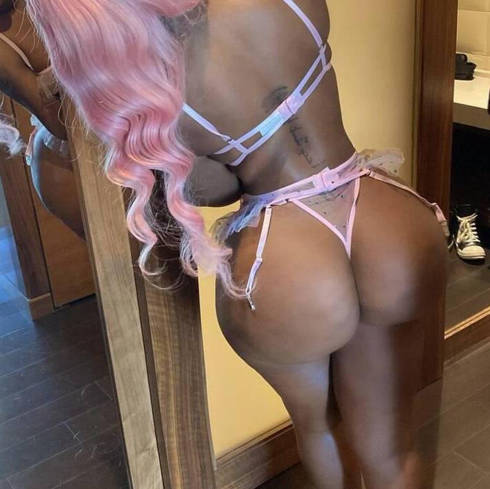 
                        skye
                     is Female Escorts. | Montreal | Quebec | Canada | canadatopescorts.com 