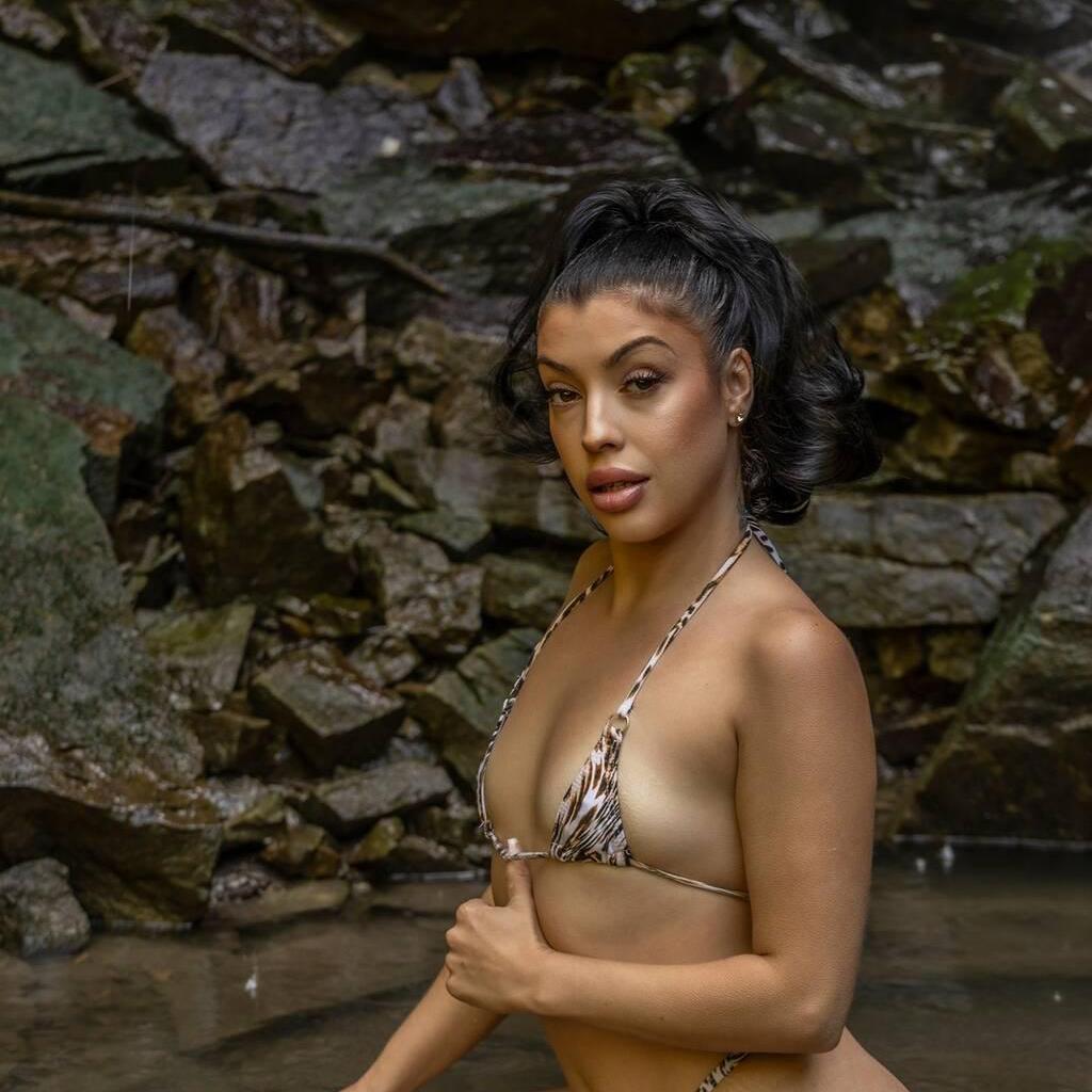 
                        Nikki Benz
                     is Female Escorts. | Hamilton | Ontario | Canada | canadatopescorts.com 