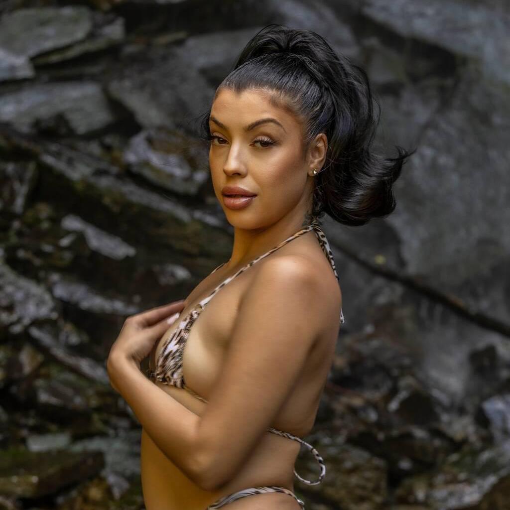 
                        Nikki Benz
                     is Female Escorts. | Hamilton | Ontario | Canada | canadatopescorts.com 