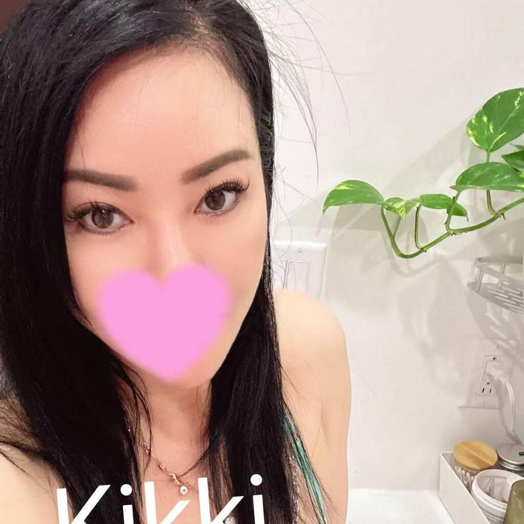 
                        Kiki
                     is Female Escorts. | Quebec City | Quebec | Canada | canadatopescorts.com 