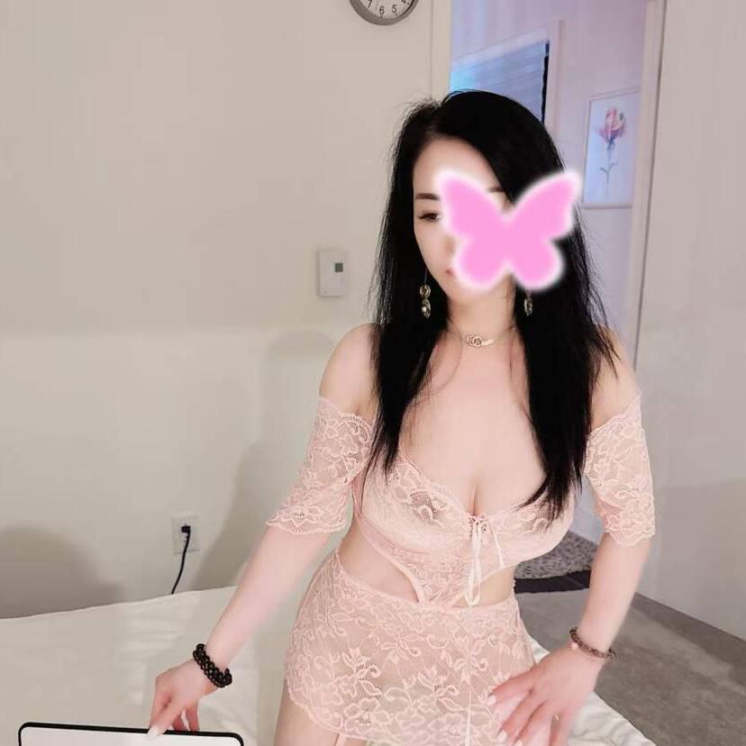 
                        Kiki
                     is Female Escorts. | Quebec City | Quebec | Canada | canadatopescorts.com 