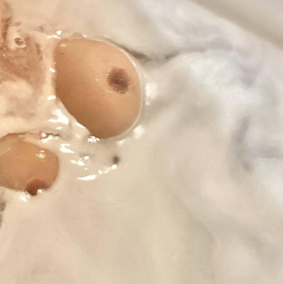 
                        Ashley
                     is Female Escorts. | Regina | Saskatchewan | Canada | canadatopescorts.com 