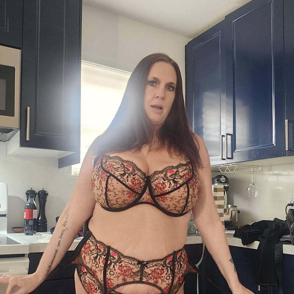 
                        Cougarnikki
                     is Female Escorts. | Ft Mcmurray | Alberta | Canada | canadatopescorts.com 