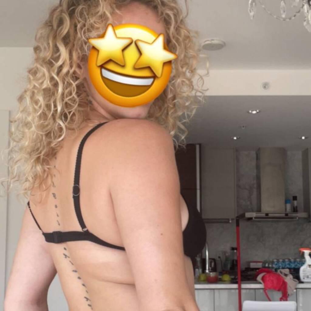 
                        Mya
                     is Female Escorts. | Owen Sound | Ontario | Canada | canadatopescorts.com 