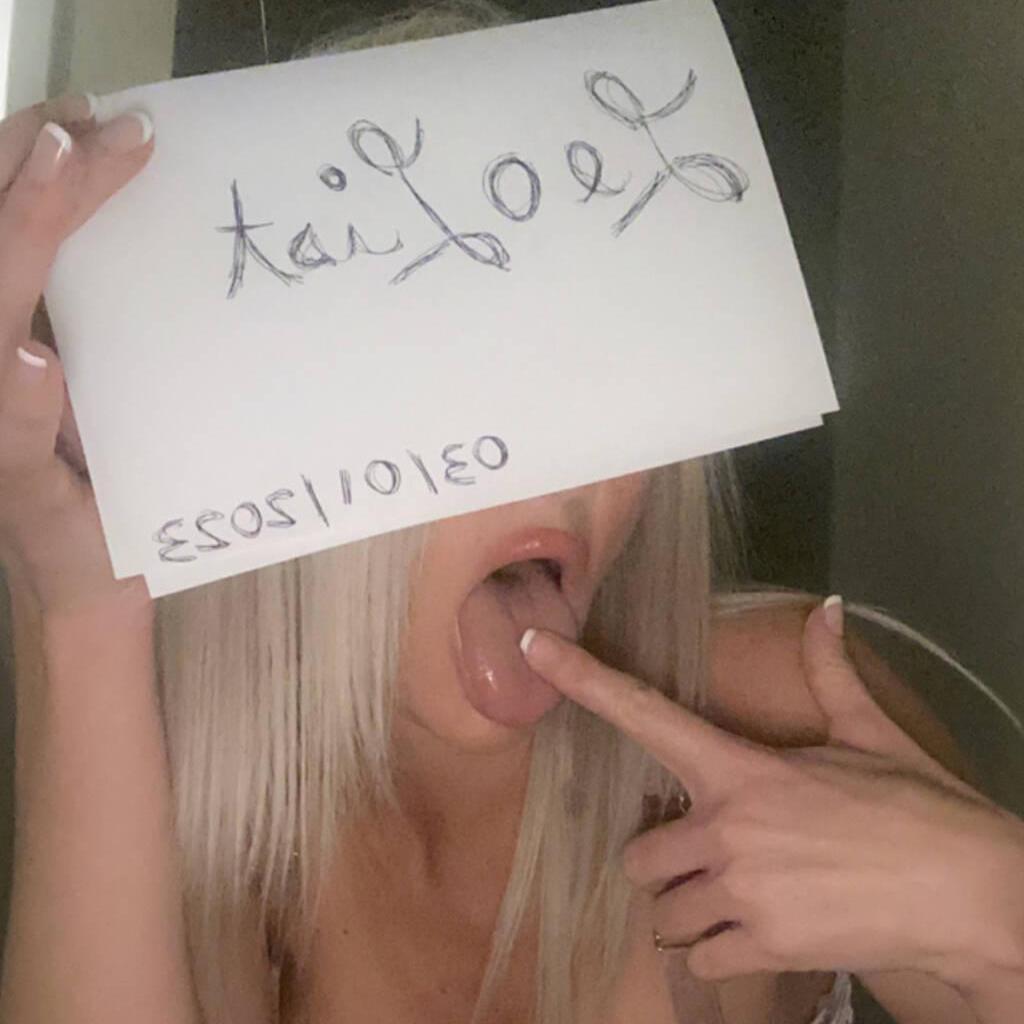 
                        Blondie
                     is Female Escorts. | Kitchener | Ontario | Canada | canadatopescorts.com 