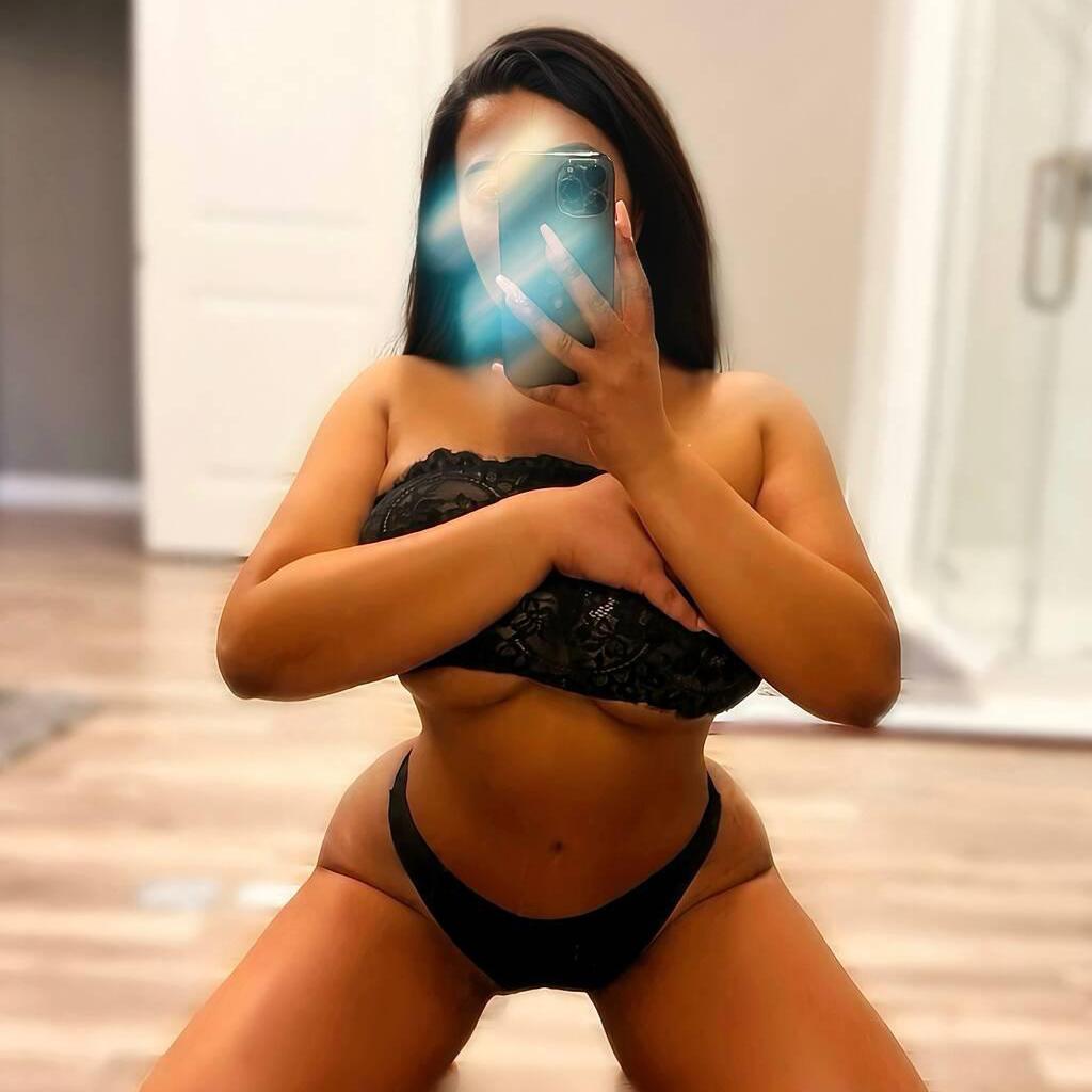 
                        Twitter Porshaabankss
                     is Female Escorts. | Edmonton | Alberta | Canada | canadatopescorts.com 