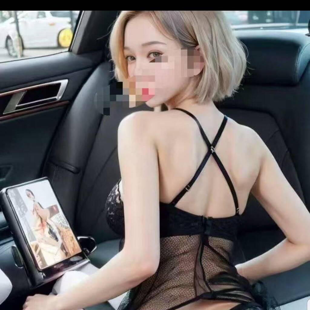 
                        Korina/ Water
                     is Female Escorts. | Edmonton | Alberta | Canada | canadatopescorts.com 