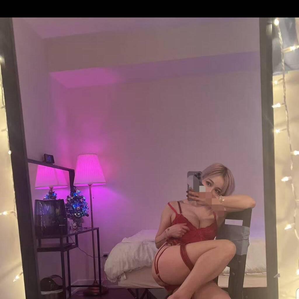 
                        Korina/ Water
                     is Female Escorts. | Edmonton | Alberta | Canada | canadatopescorts.com 