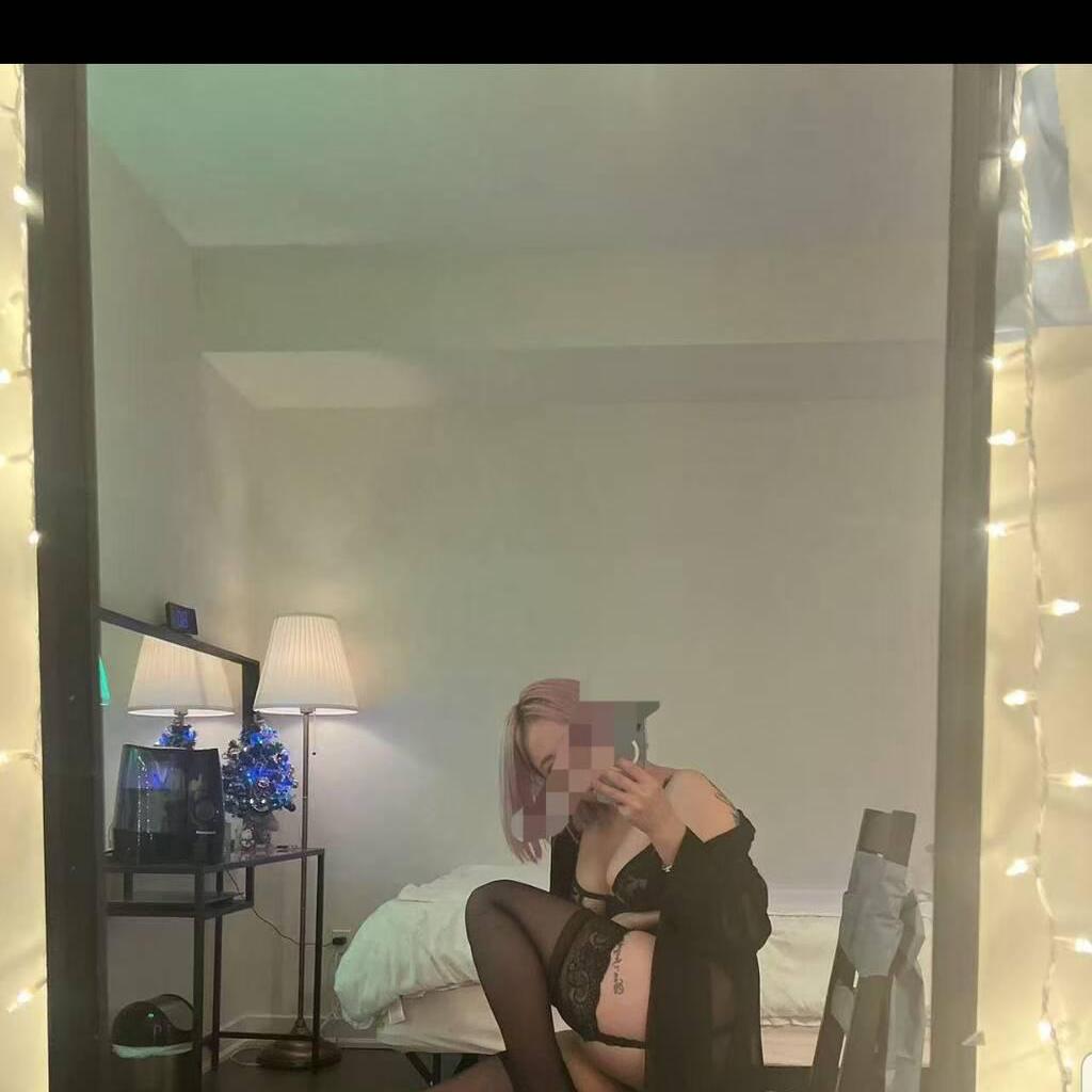 
                        Korina/ Water
                     is Female Escorts. | Edmonton | Alberta | Canada | canadatopescorts.com 