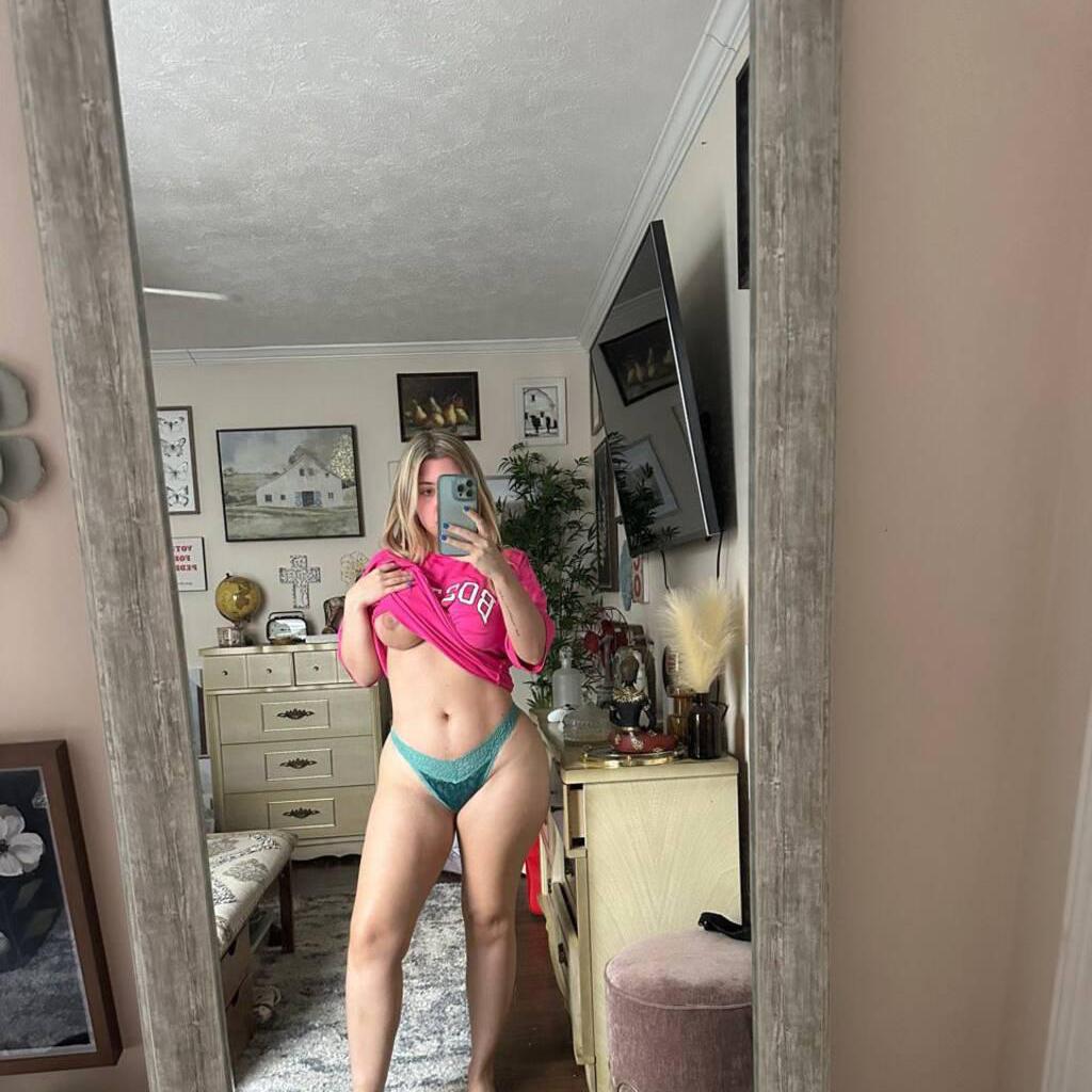 
                        Bianca
                     is Female Escorts. | Skeena | British Columbia | Canada | canadatopescorts.com 