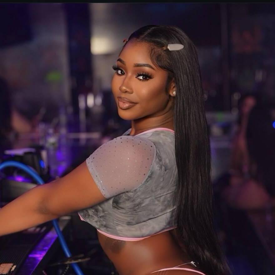 
                        Raven
                     is Female Escorts. | Kitchener | Ontario | Canada | canadatopescorts.com 