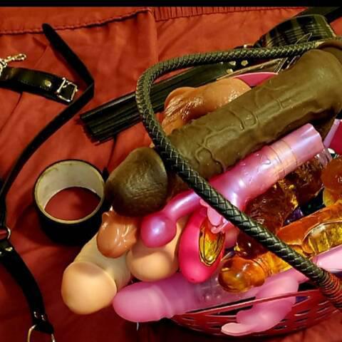 
                        The ONLY Goddesses
                     is Female Escorts. | Toronto | Ontario | Canada | canadatopescorts.com 