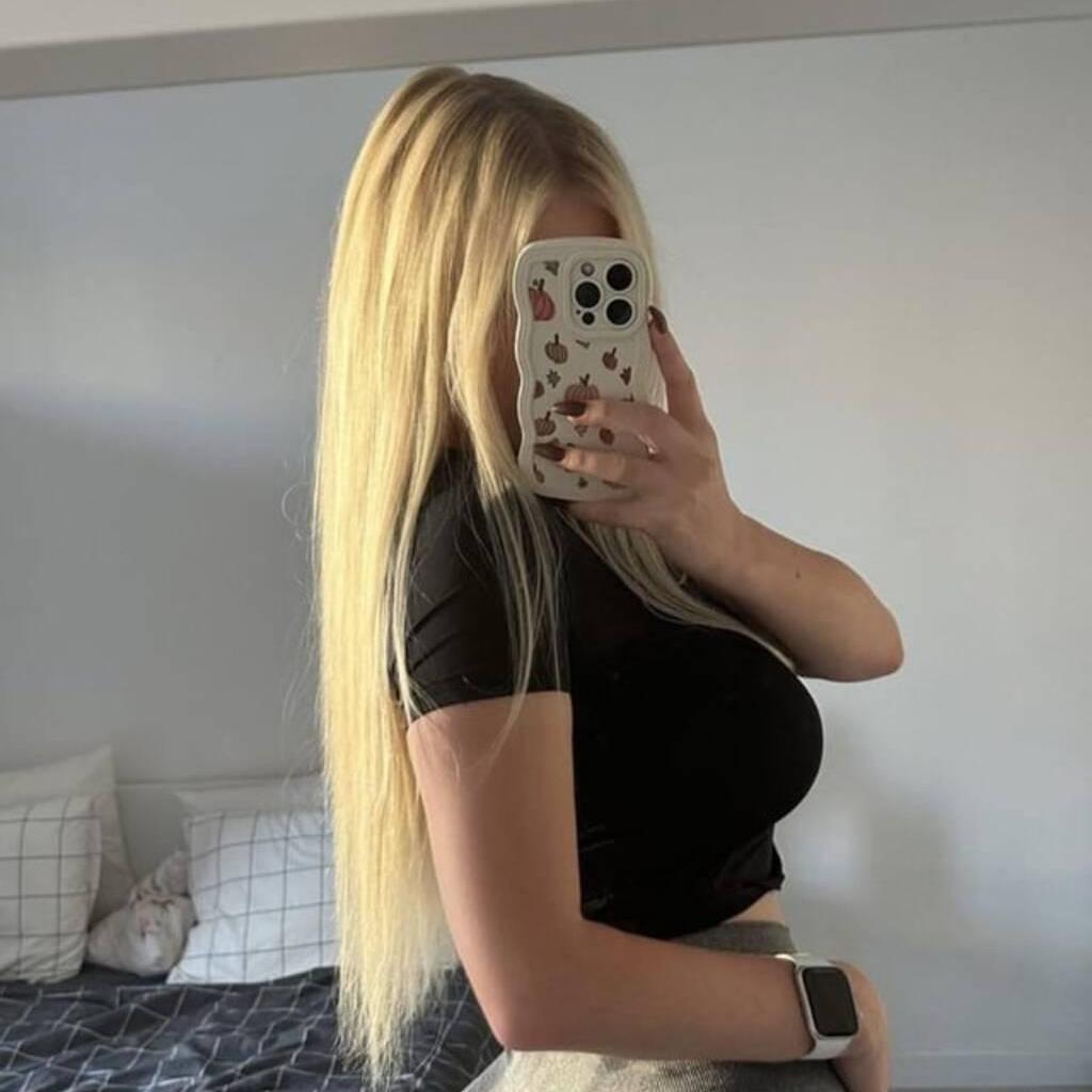 
                        Emily
                     is Female Escorts. | Owen Sound | Ontario | Canada | canadatopescorts.com 