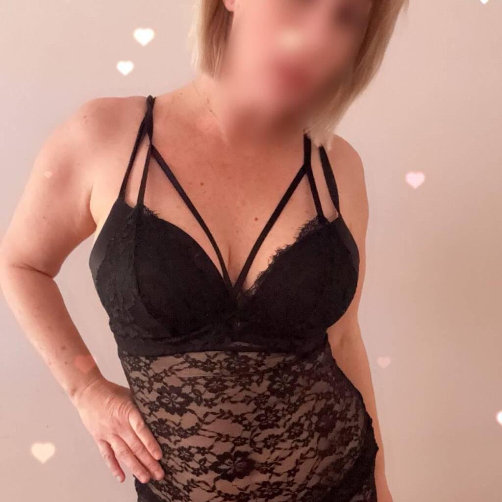 
                        Tania
                     is Female Escorts. | Montreal | Quebec | Canada | canadatopescorts.com 