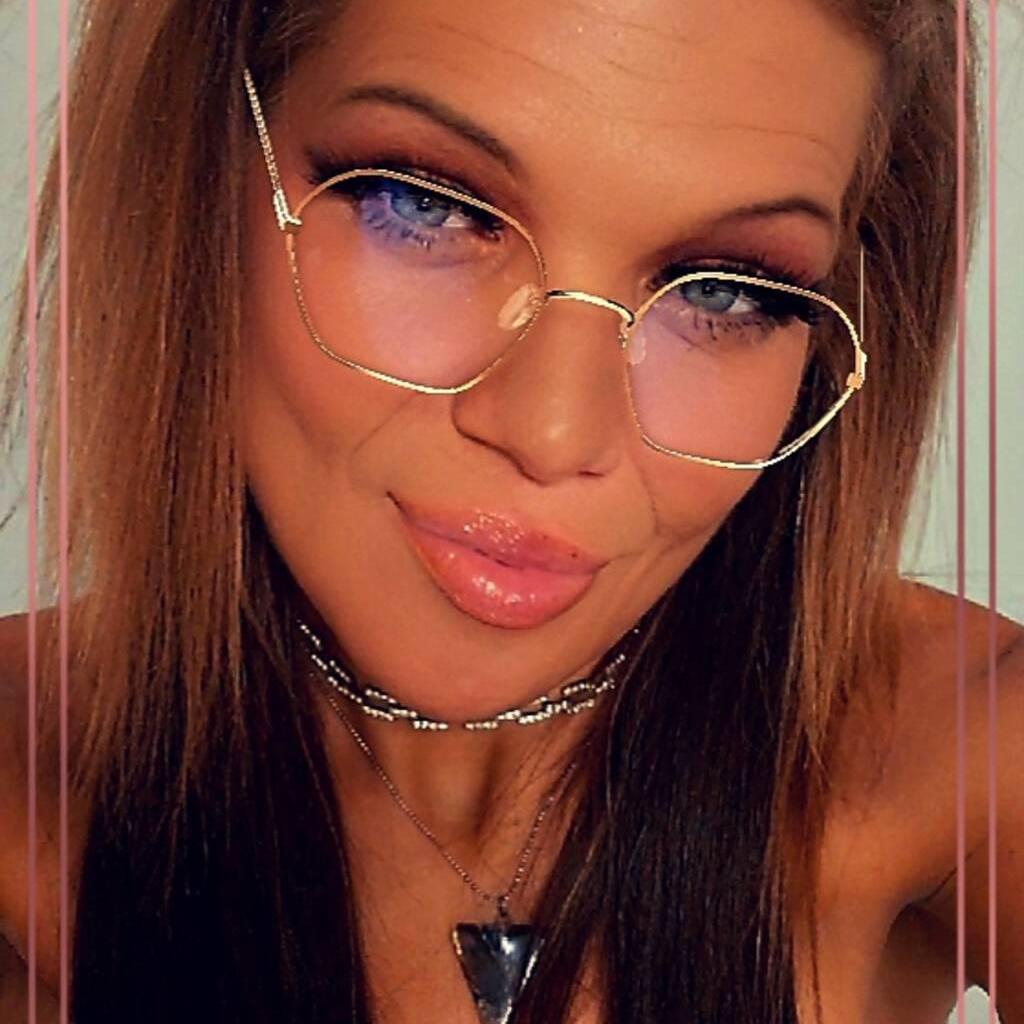 
                        Karsyn Coxx
                     is Female Escorts. | Lethbridge | Alberta | Canada | canadatopescorts.com 