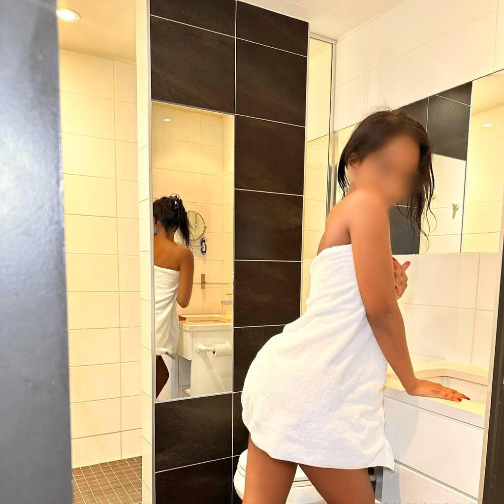 
                        Lana
                     is Female Escorts. | Calgary | Alberta | Canada | canadatopescorts.com 