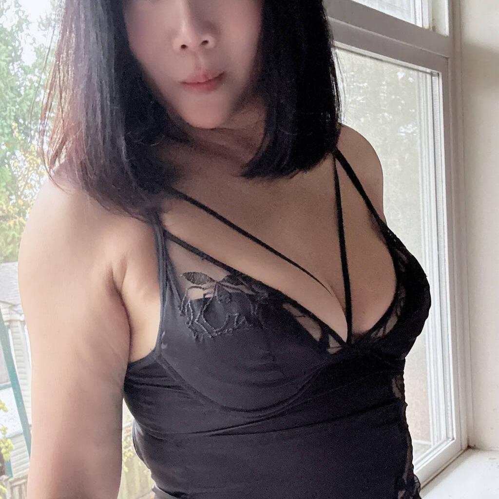 
                        Cherry
                     is Female Escorts. | Vancouver | British Columbia | Canada | canadatopescorts.com 