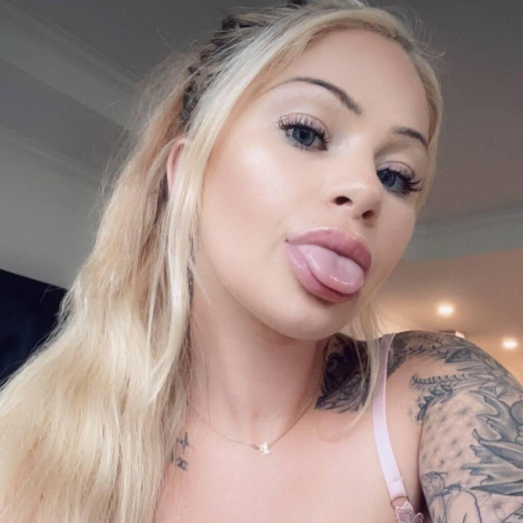 
                        Kylie
                     is Female Escorts. | Sunshine Coast | British Columbia | Canada | canadatopescorts.com 