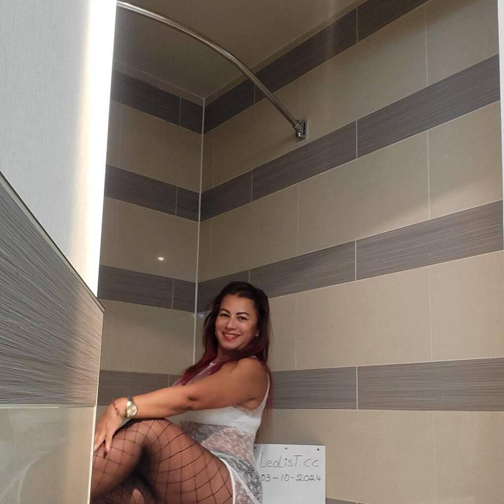 
                        KELLY
                     is Female Escorts. | Hamilton | Ontario | Canada | canadatopescorts.com 