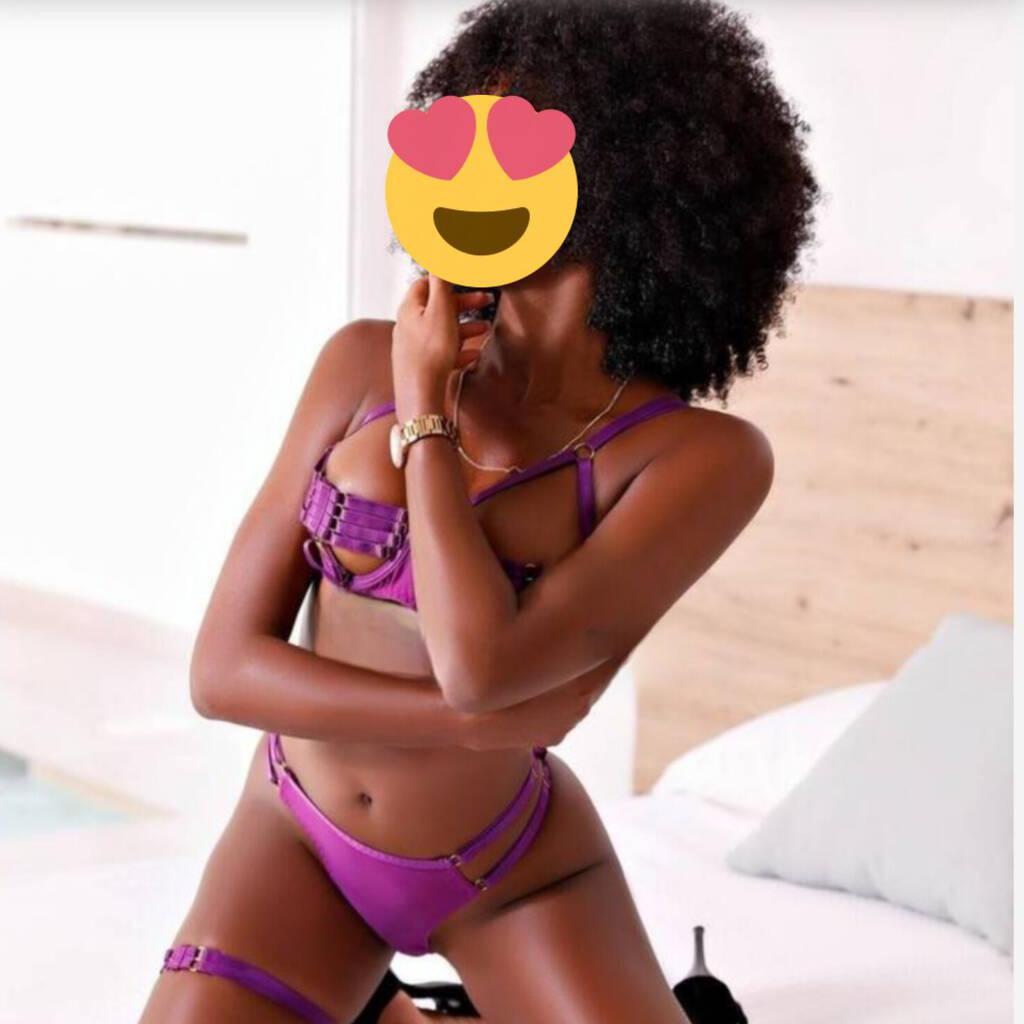 
                        Rose
                     is Female Escorts. | Toronto | Ontario | Canada | canadatopescorts.com 