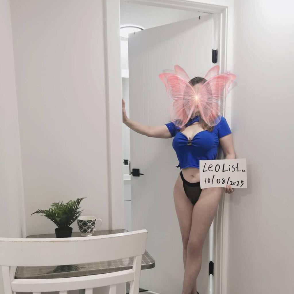 
                        YiYi
                     is Female Escorts. | Toronto | Ontario | Canada | canadatopescorts.com 