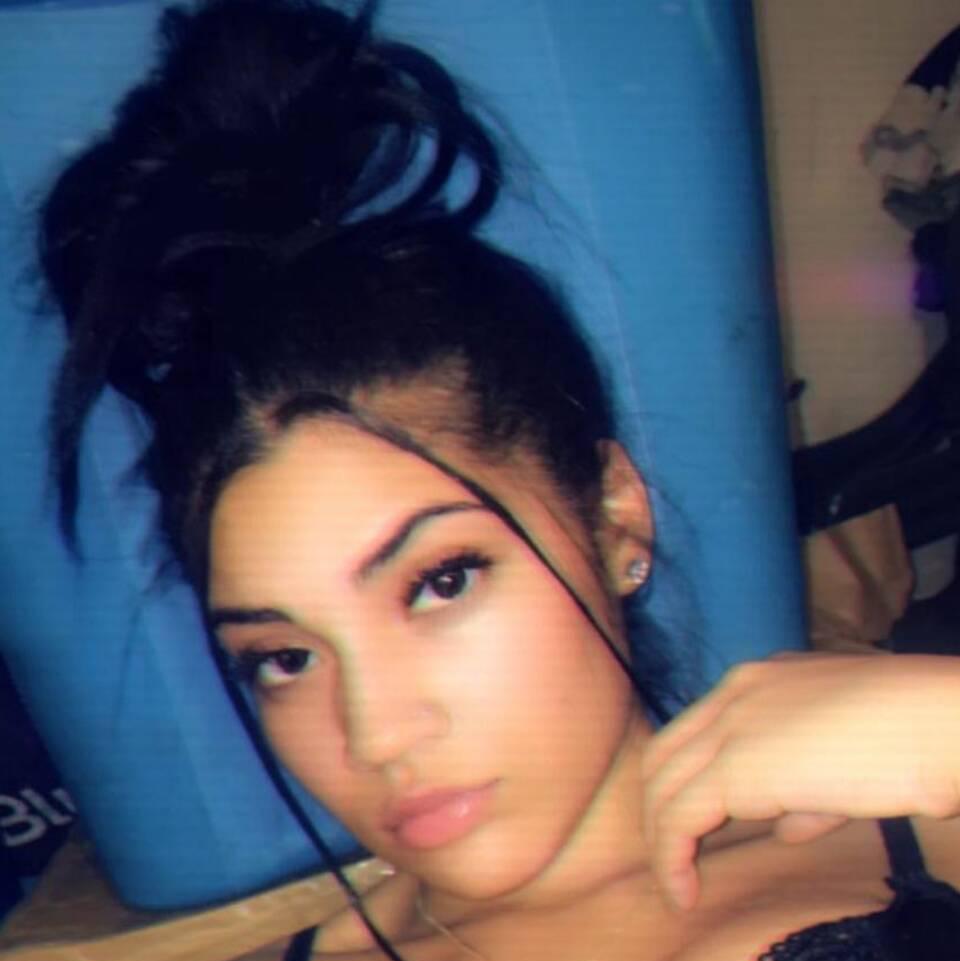 
                        Chloe
                     is Female Escorts. | Yukon | Yukon | Canada | canadatopescorts.com 