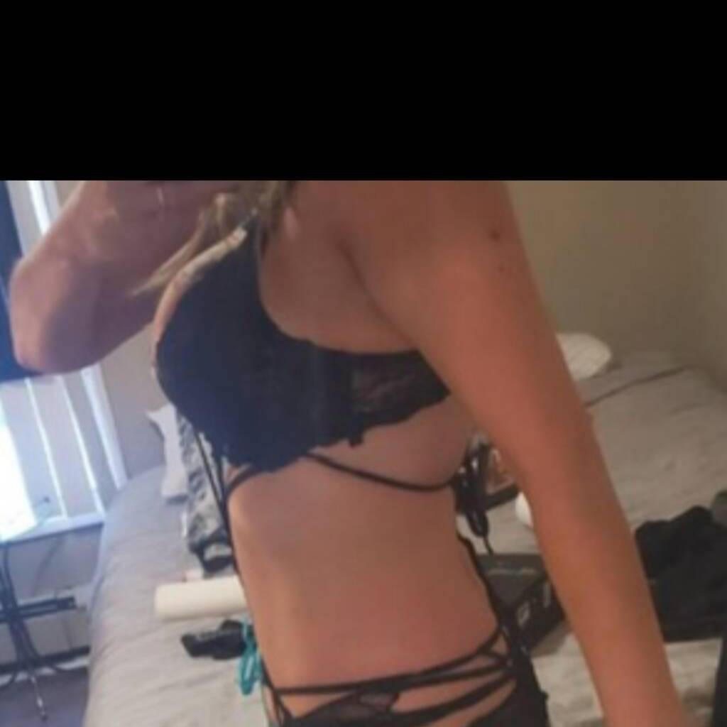 
                        Sam
                     is Female Escorts. | Edmonton | Alberta | Canada | canadatopescorts.com 