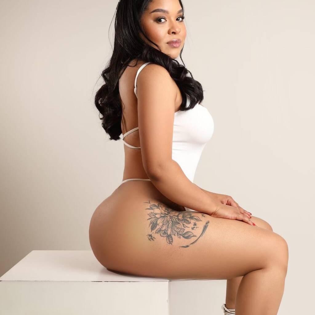 
                        Luna
                     is Female Escorts. | windsor | Ontario | Canada | canadatopescorts.com 