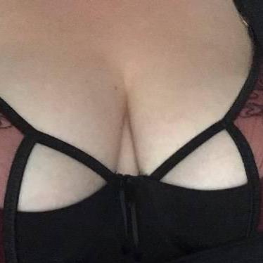 
                        Alix
                     is Female Escorts. | Medicine Hat | Alberta | Canada | canadatopescorts.com 