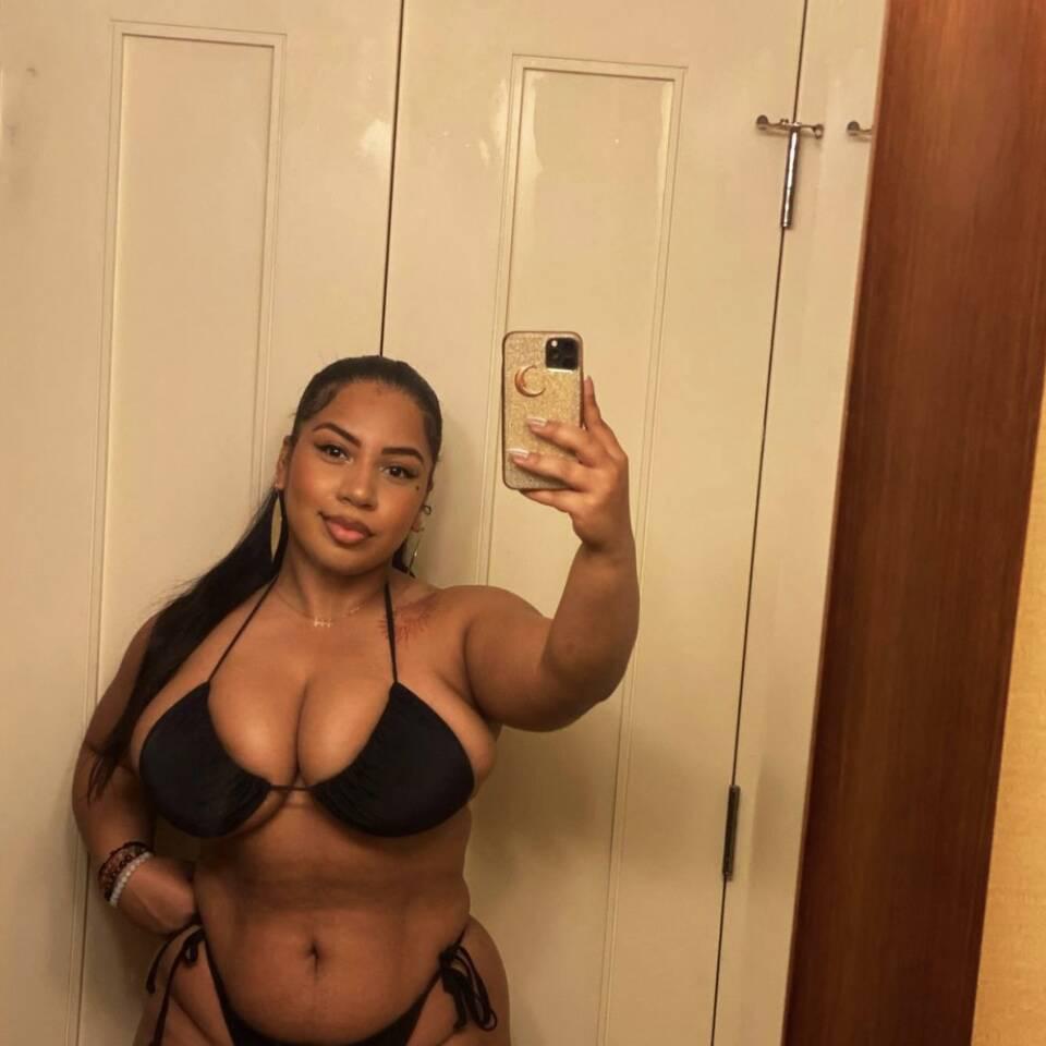 
                        Lauryy
                     is Female Escorts. | Quebec City | Quebec | Canada | canadatopescorts.com 