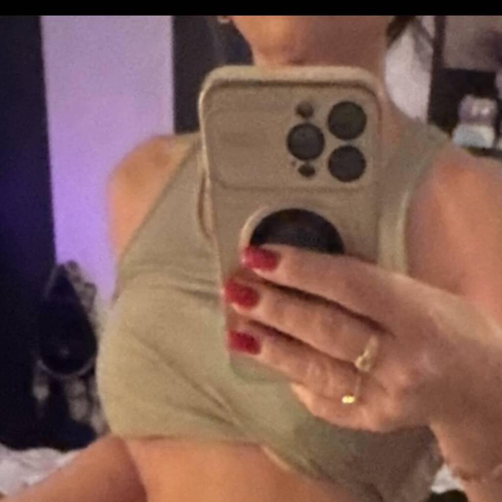 
                        Moi
                     is Female Escorts. | Montreal | Quebec | Canada | canadatopescorts.com 