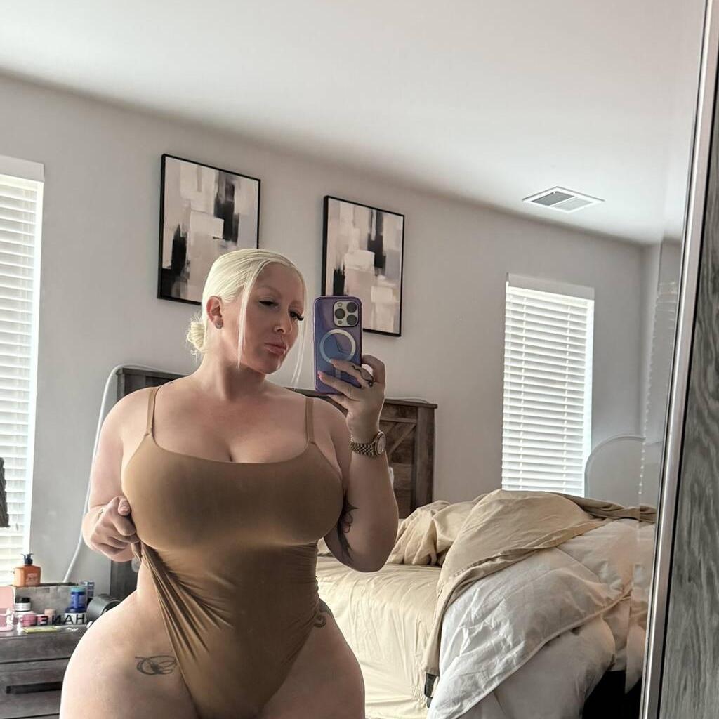 
                        Dahlia
                     is Female Escorts. | Montreal | Quebec | Canada | canadatopescorts.com 