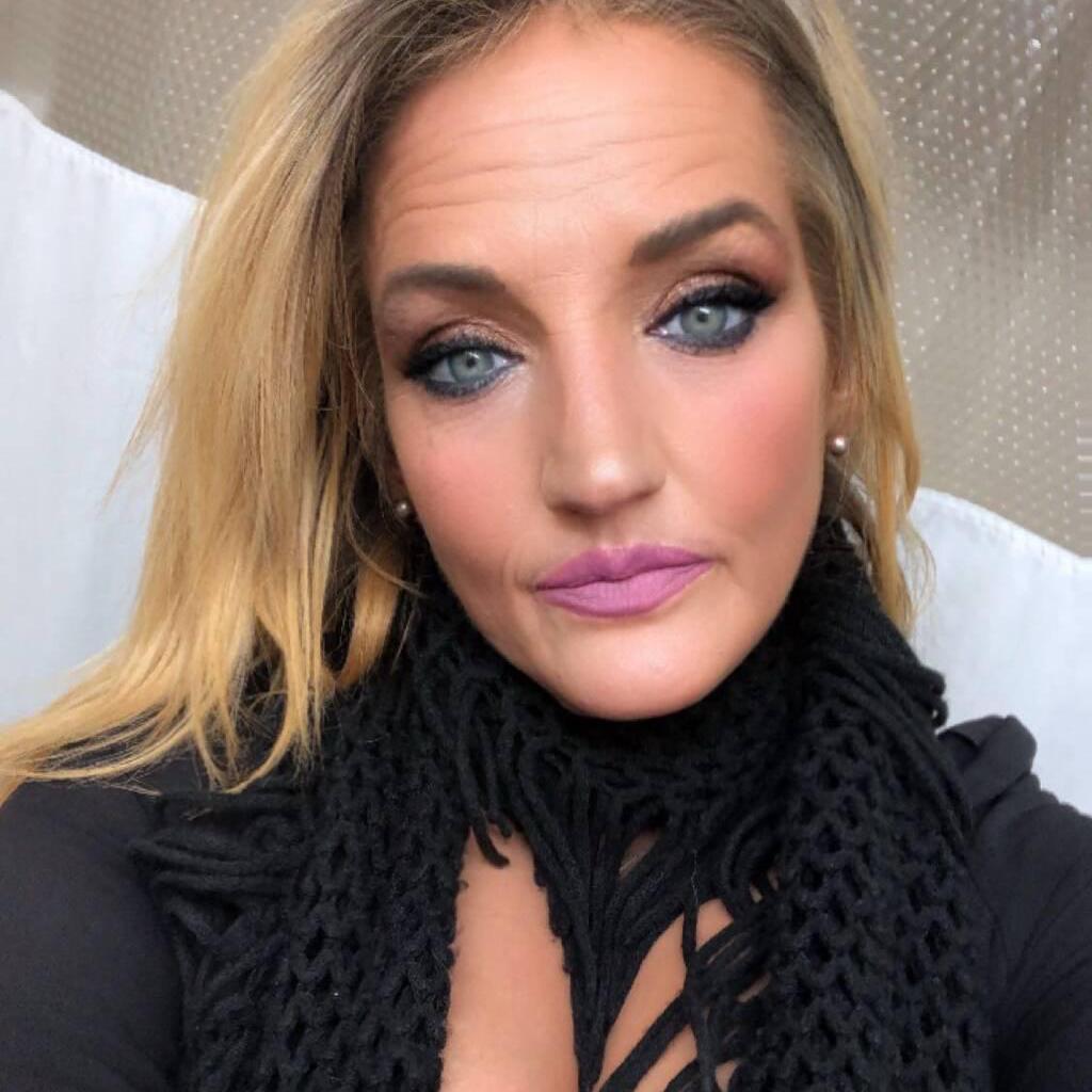 
                        Fadora Hess
                     is Female Escorts. | Sarnia | Ontario | Canada | canadatopescorts.com 