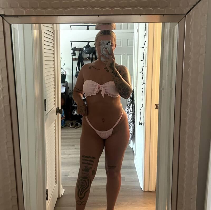 
                        Hannah
                     is Female Escorts. | Red Deer | Alberta | Canada | canadatopescorts.com 