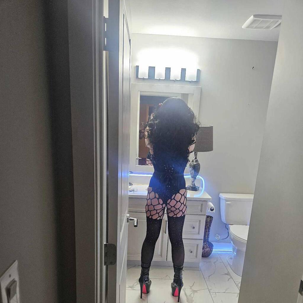 
                        Avah
                     is Female Escorts. | Regina | Saskatchewan | Canada | canadatopescorts.com 