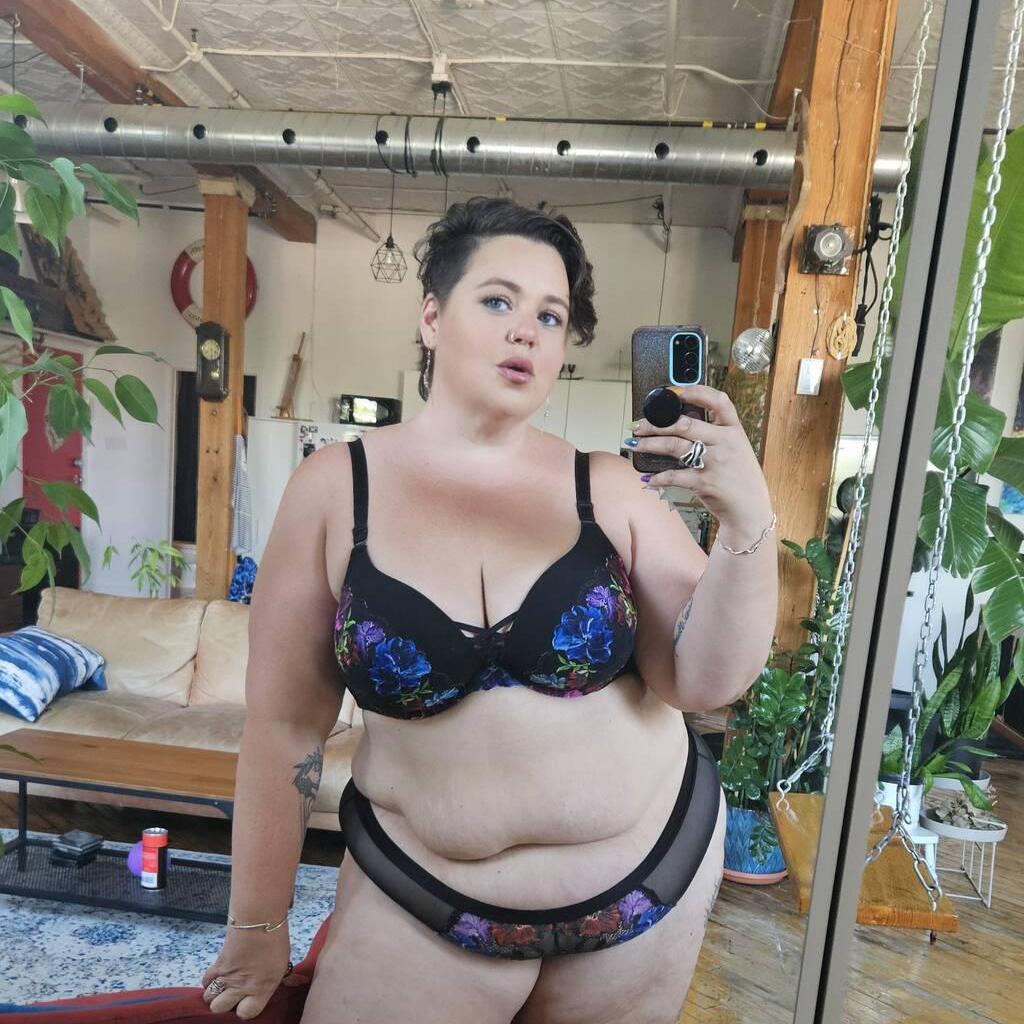 
                        Lush Lynn
                     is Female Escorts. | Toronto | Ontario | Canada | canadatopescorts.com 