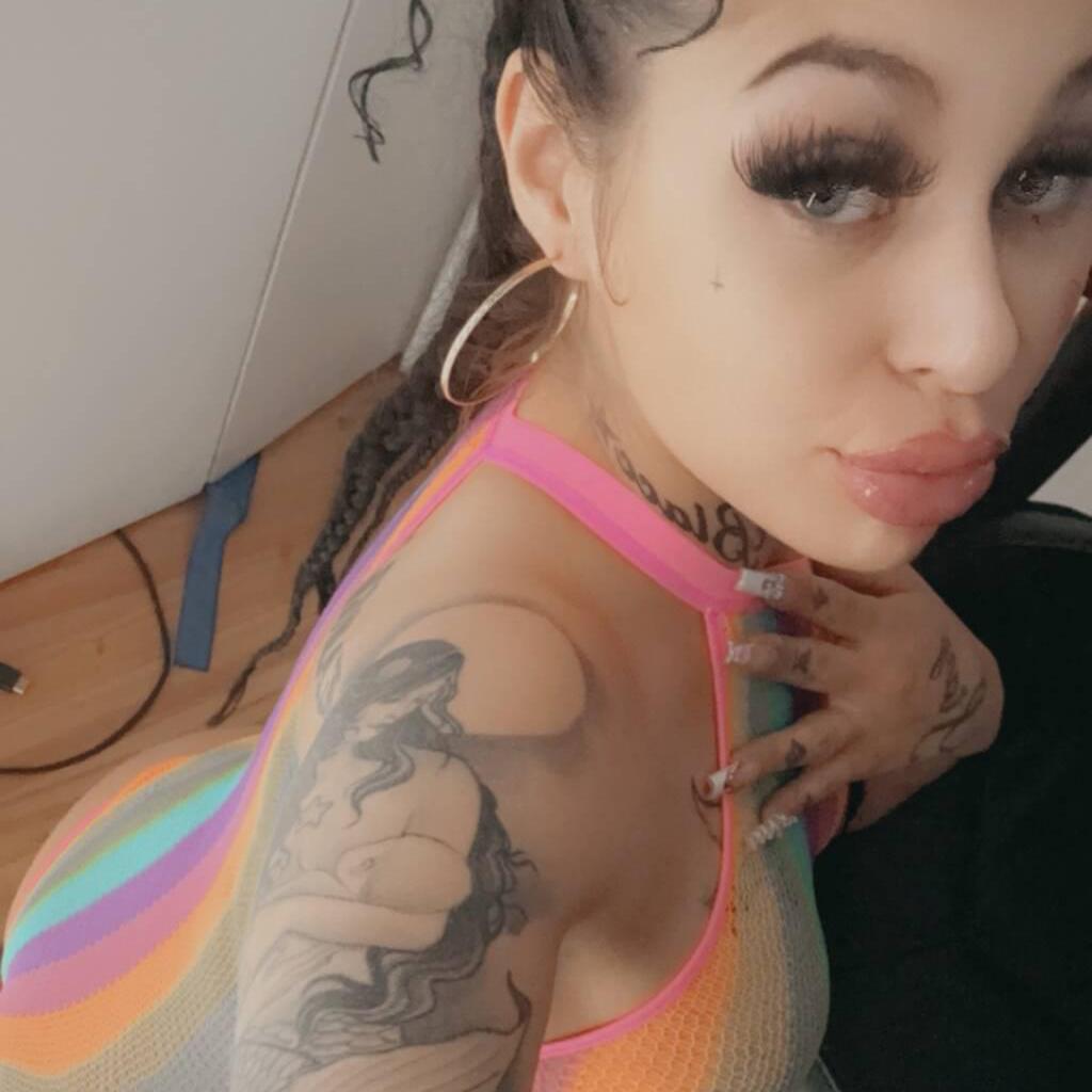 
                        Alyssa
                     is Female Escorts. | Grande Prairie | Alberta | Canada | canadatopescorts.com 