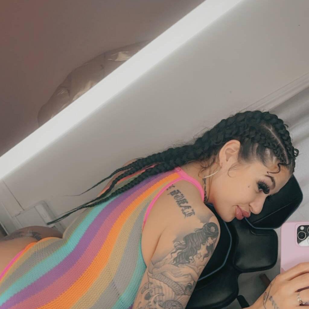 
                        Alyssa
                     is Female Escorts. | Grande Prairie | Alberta | Canada | canadatopescorts.com 