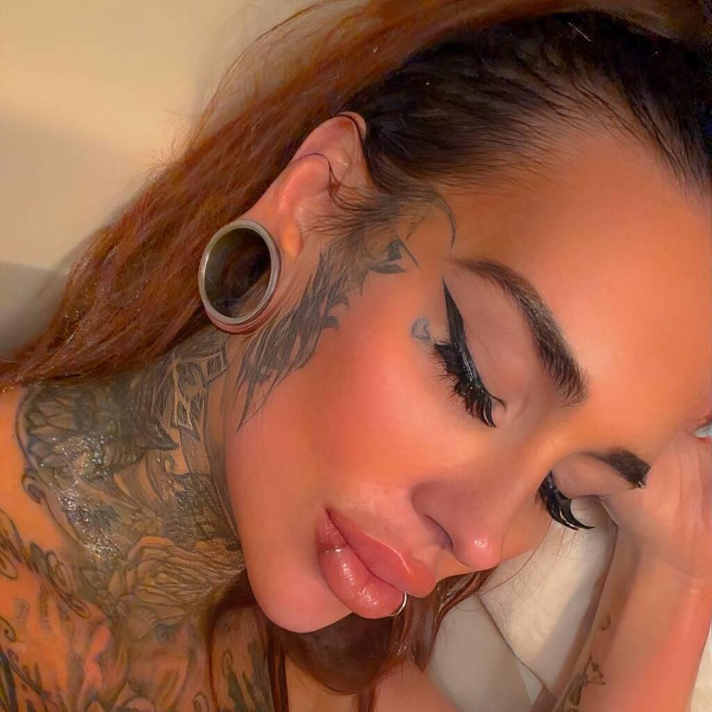 
                        Blake addison
                     is Female Escorts. | Kelowna | British Columbia | Canada | canadatopescorts.com 