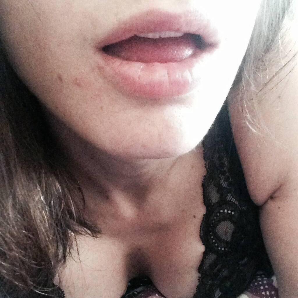 
                        Mrs Robinson
                     is Female Escorts. | Moncton | New Brunswick | Canada | canadatopescorts.com 