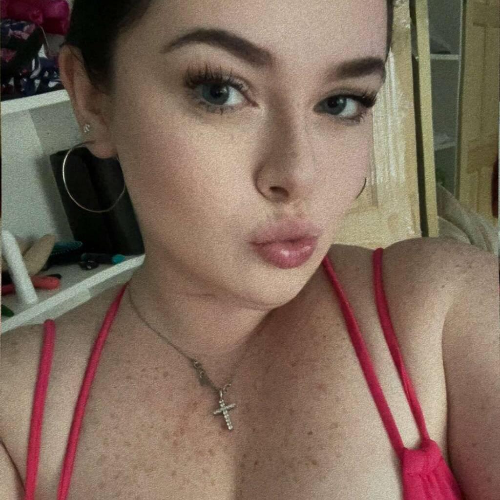 
                        Sarah
                     is Female Escorts. | windsor | Ontario | Canada | canadatopescorts.com 