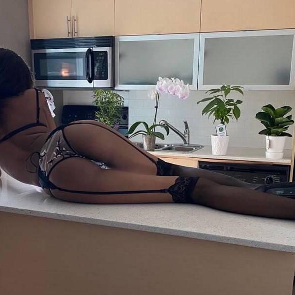 
                        Kimberly
                     is Female Escorts. | Hamilton | Ontario | Canada | canadatopescorts.com 