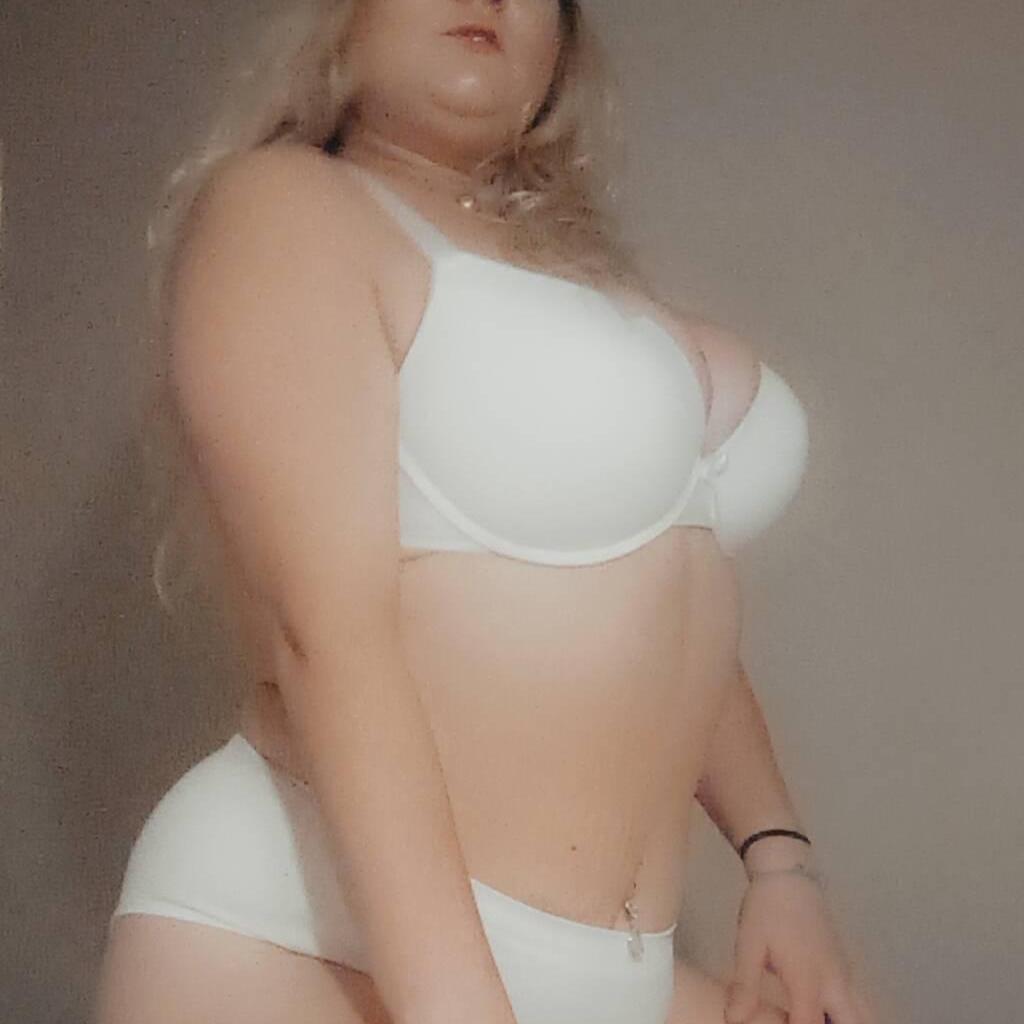 
                        Harley
                     is Female Escorts. | belleville | Ontario | Canada | canadatopescorts.com 