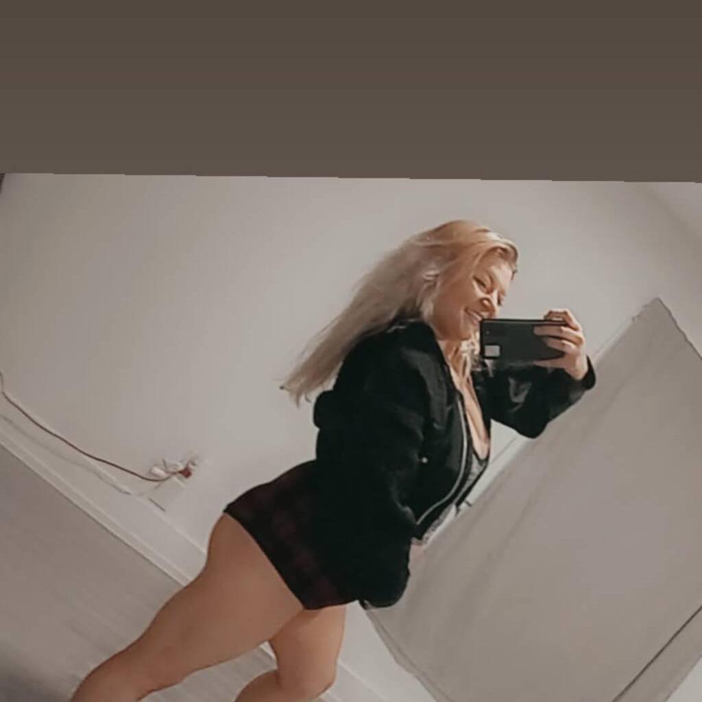 
                        Harley
                     is Female Escorts. | belleville | Ontario | Canada | canadatopescorts.com 