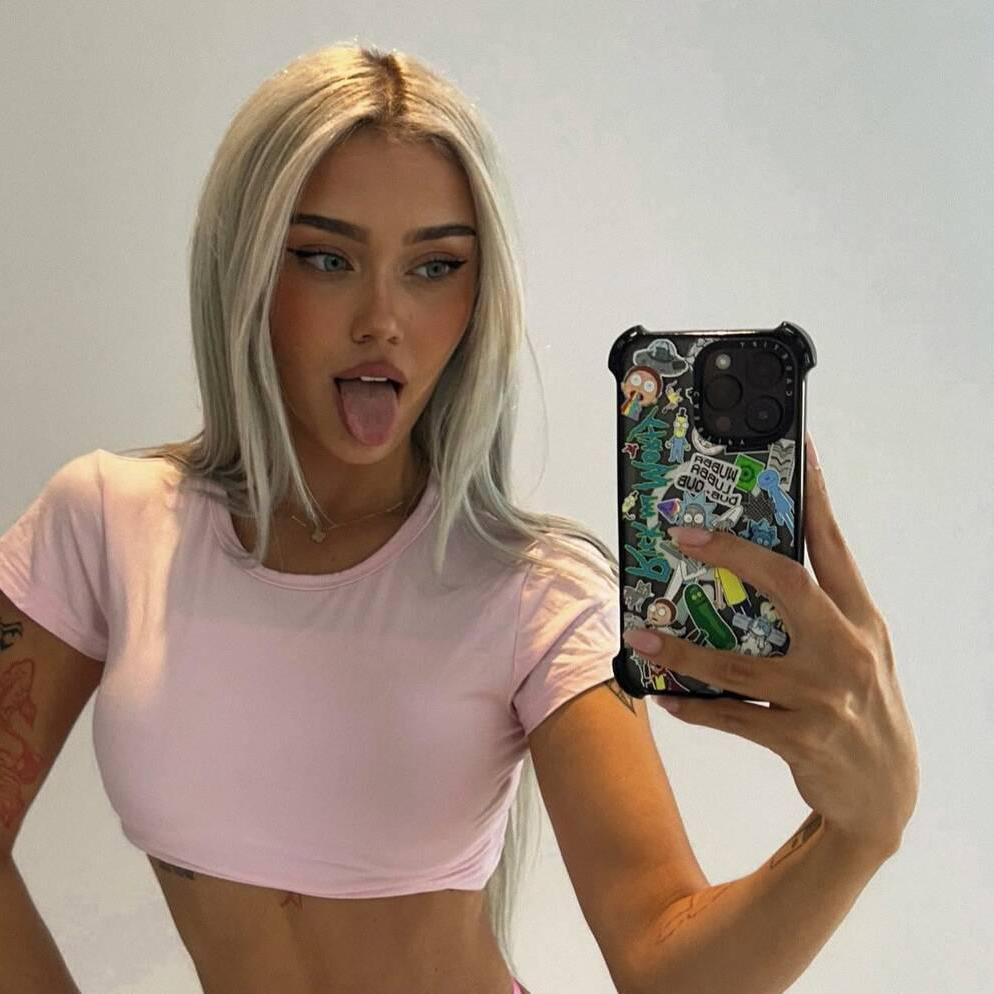 
                        Elyne
                     is Female Escorts. | Sherbrooke | Quebec | Canada | canadatopescorts.com 