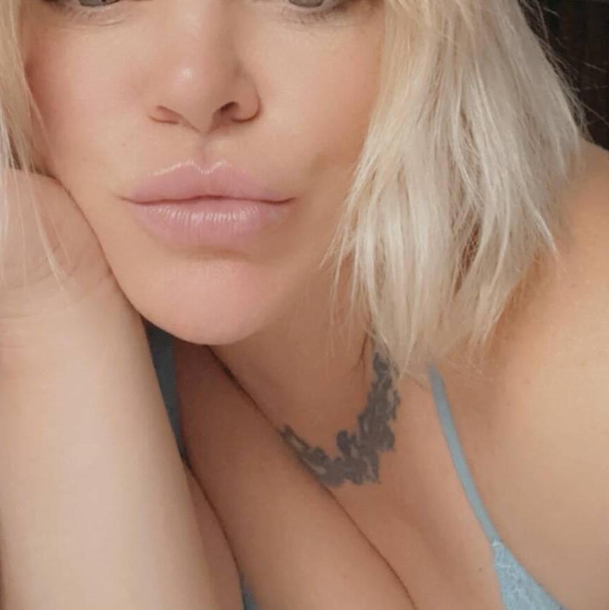 
                        Brianna
                     is Female Escorts. | Calgary | Alberta | Canada | canadatopescorts.com 