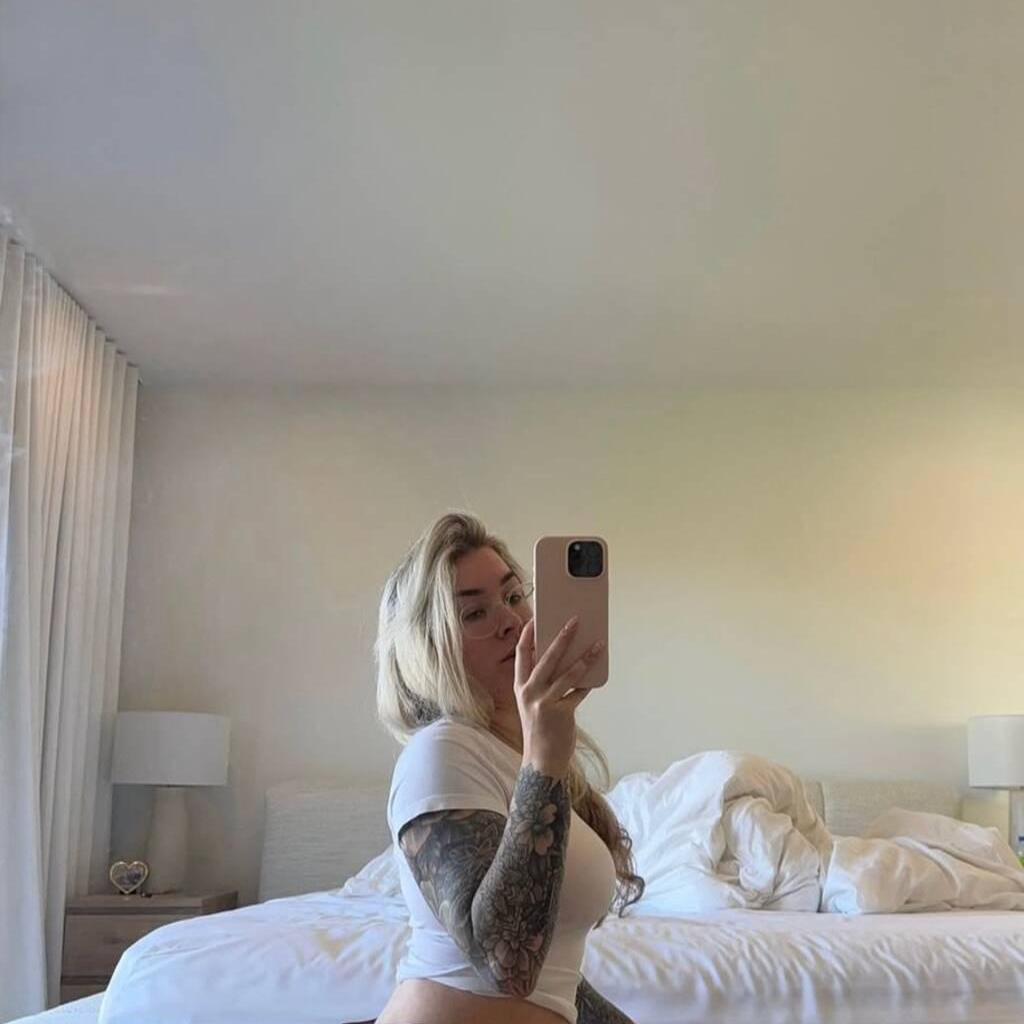 
                        Barbie
                     is Female Escorts. | St. Albert | Alberta | Canada | canadatopescorts.com 